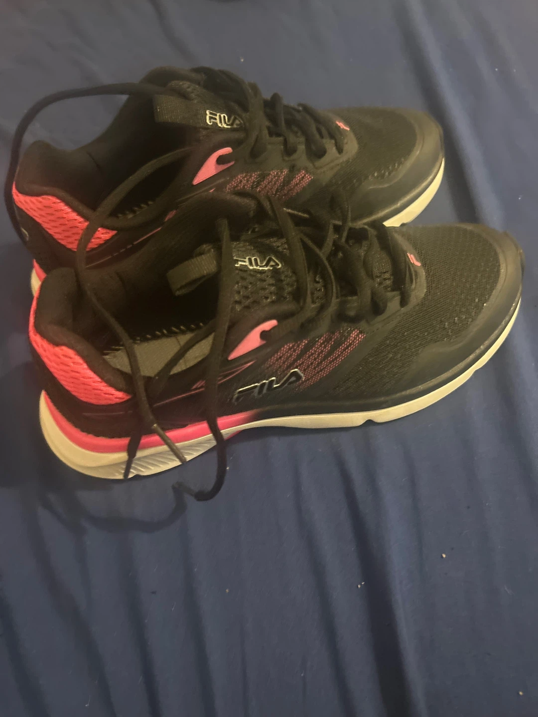 Fila Black and Pink Running Shoes