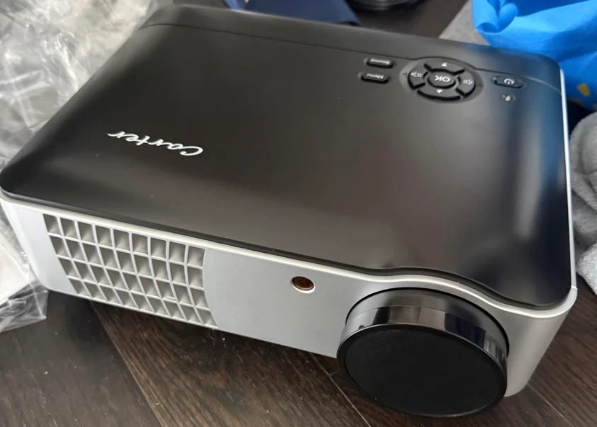 Carter Projector with remote, HDMI and RCA Cables