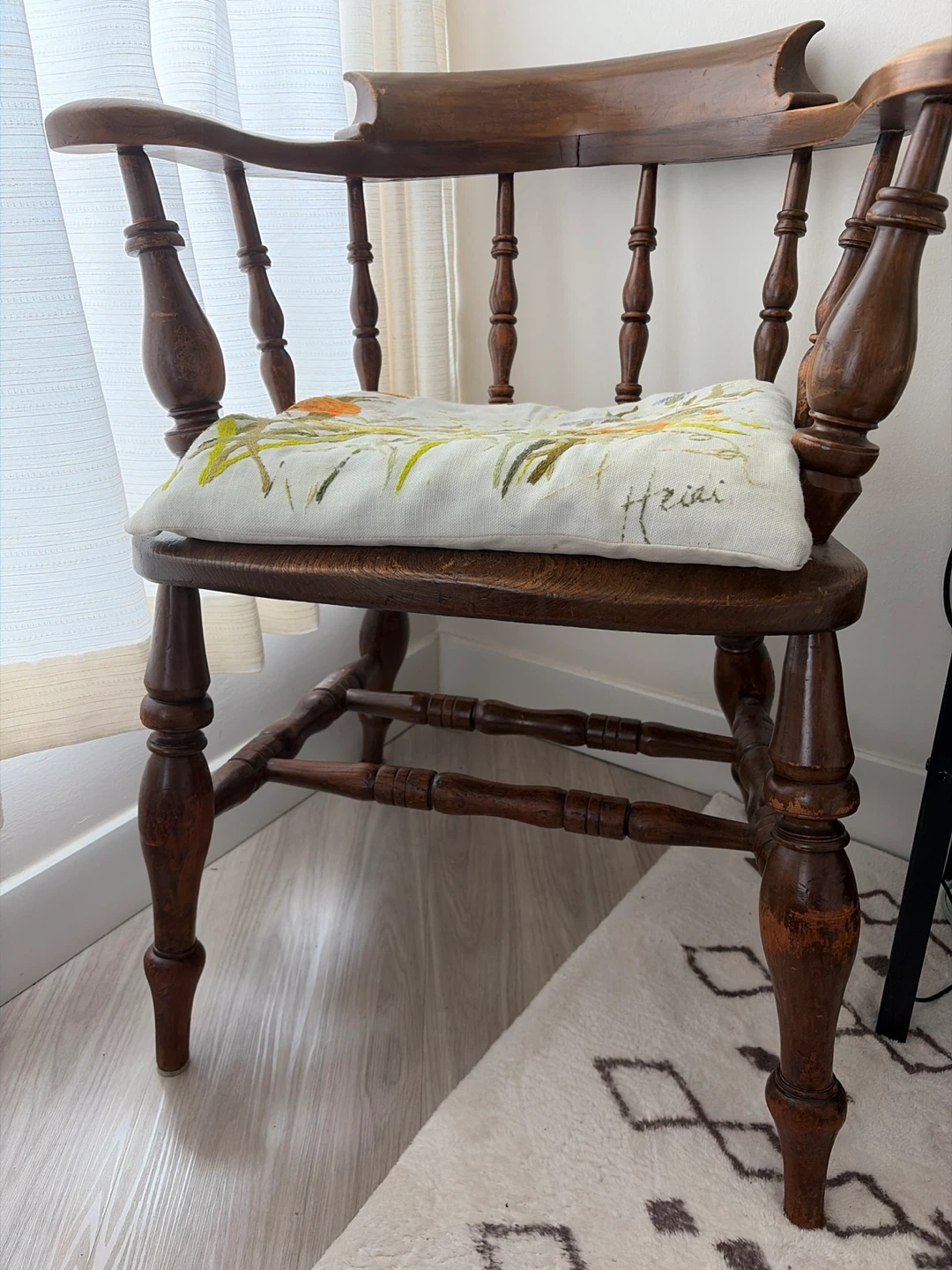 Wooden Armchair with Floral Cushion - photo 3