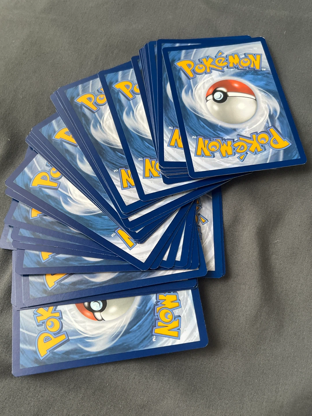 A collection of 35 Pokémon trading cards!! - photo 2