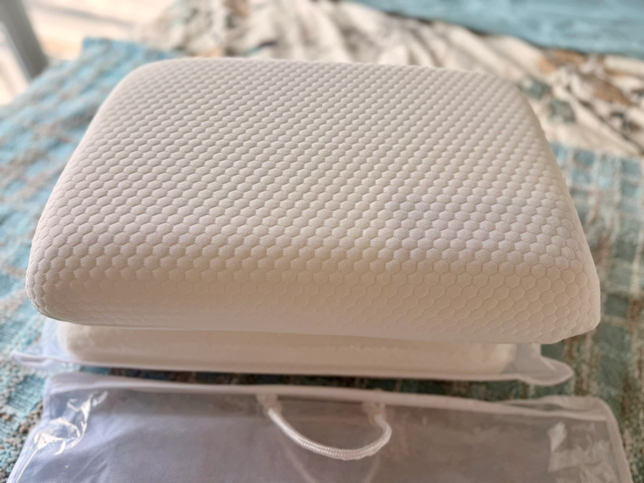 Riska - Memory Foam Pillow - Brand new!