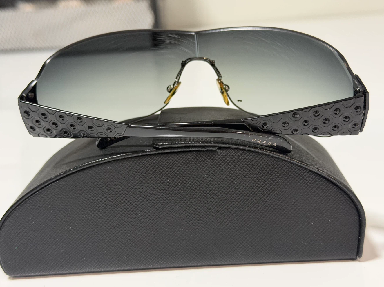 Prada Sunglasses with Case - photo 2
