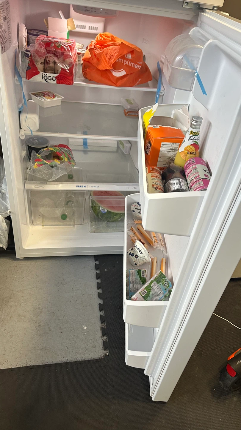 Frigidaire Refrigerator - photo 5