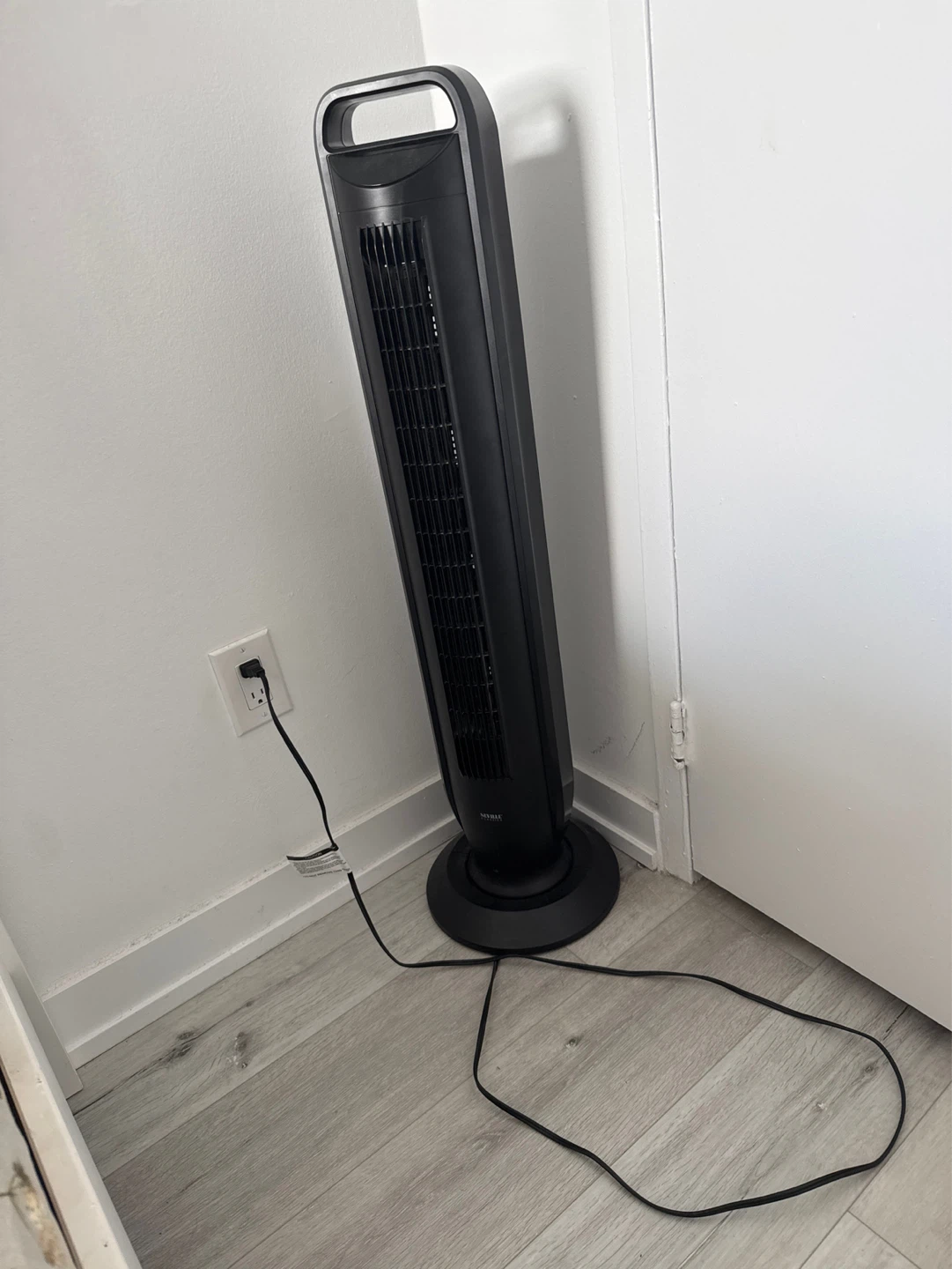 Seville Classics UltraSlimline Tower Fan
