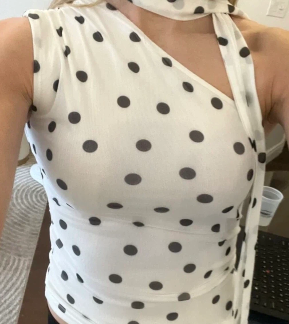 White polka dot one-shoulder top NEW - photo 2