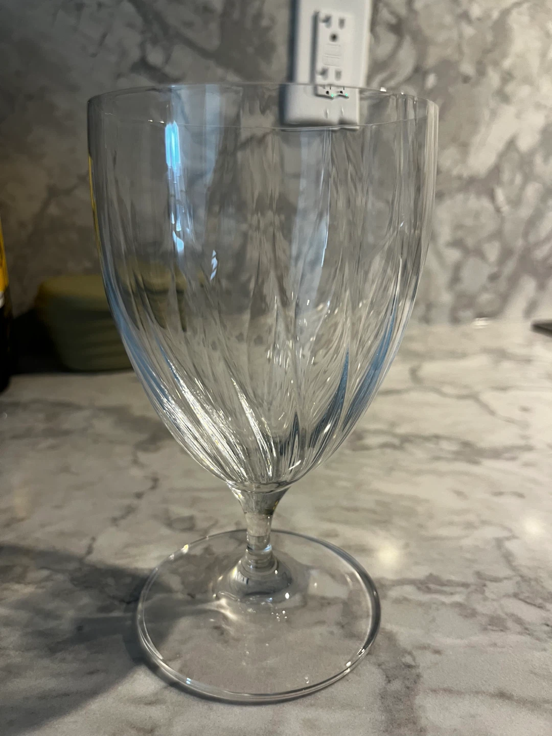 Clear Embossed Wine Glass
