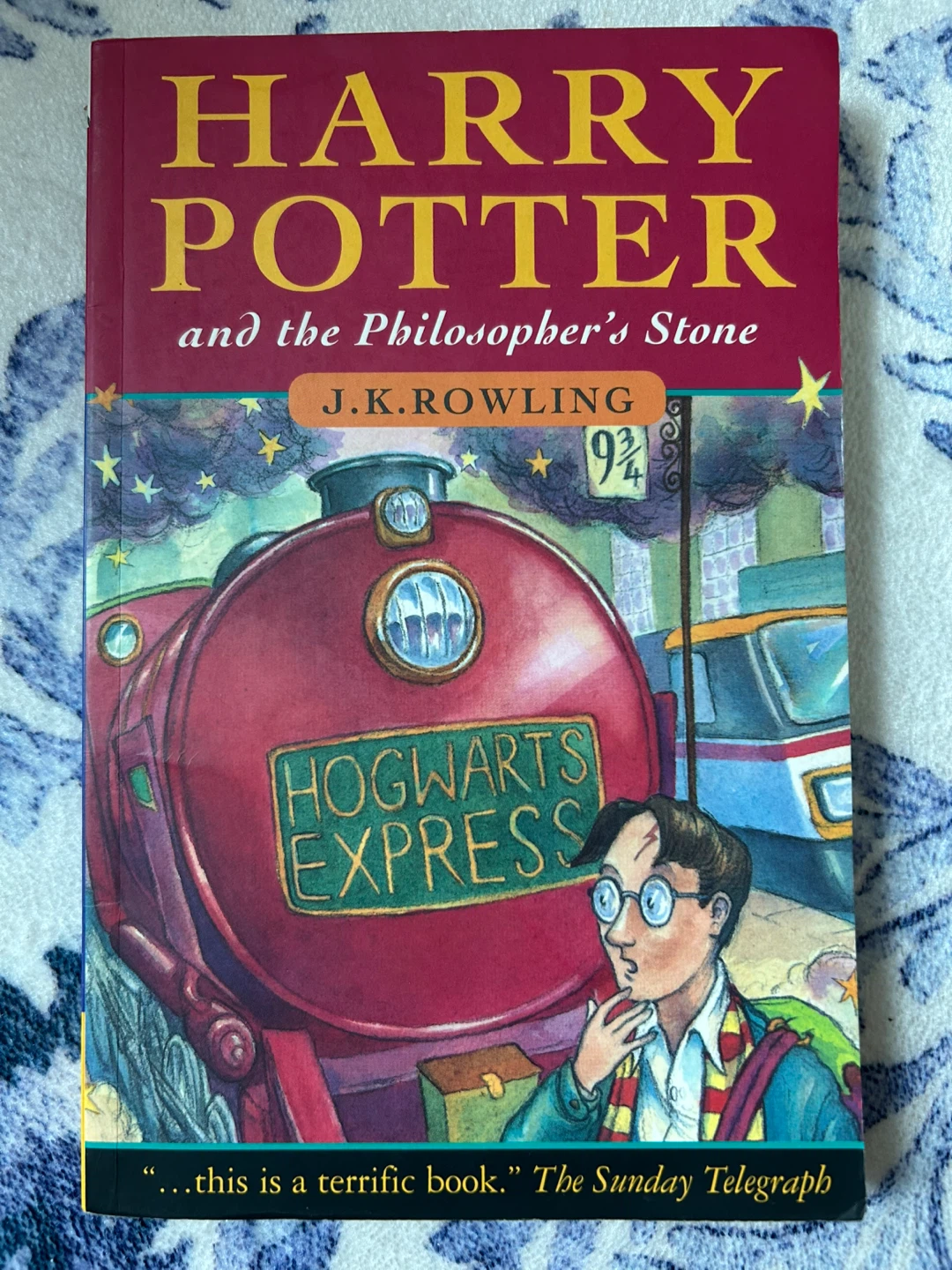 (Paperback) Harry Potter and the Philosopher's Stone (2000)