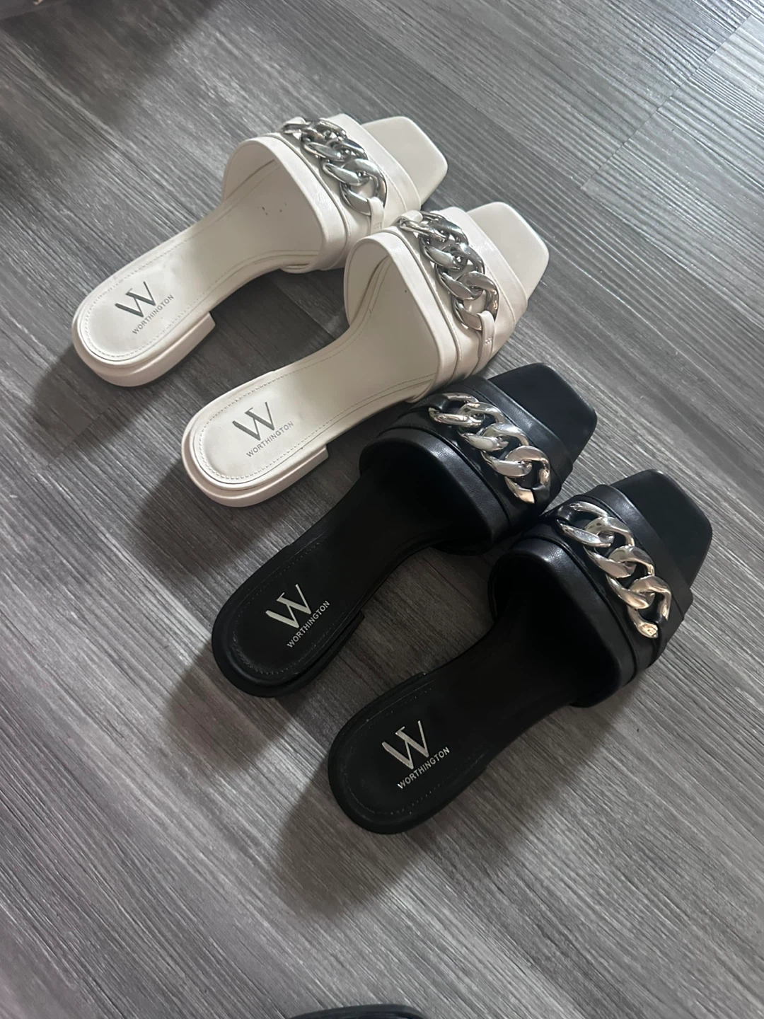 Worthington Chain Slides - Black and White