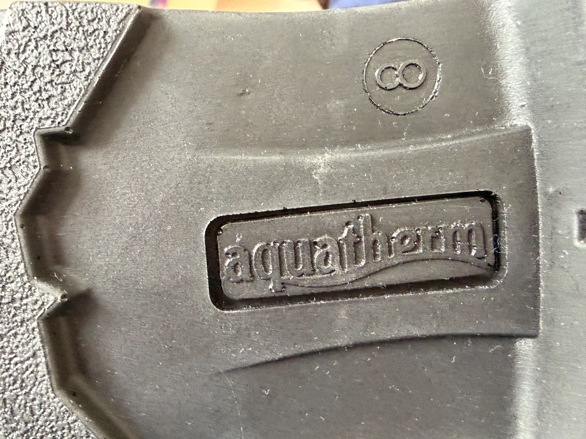 Black Aquatherm Chelsea Boots - Size 8 - photo 4