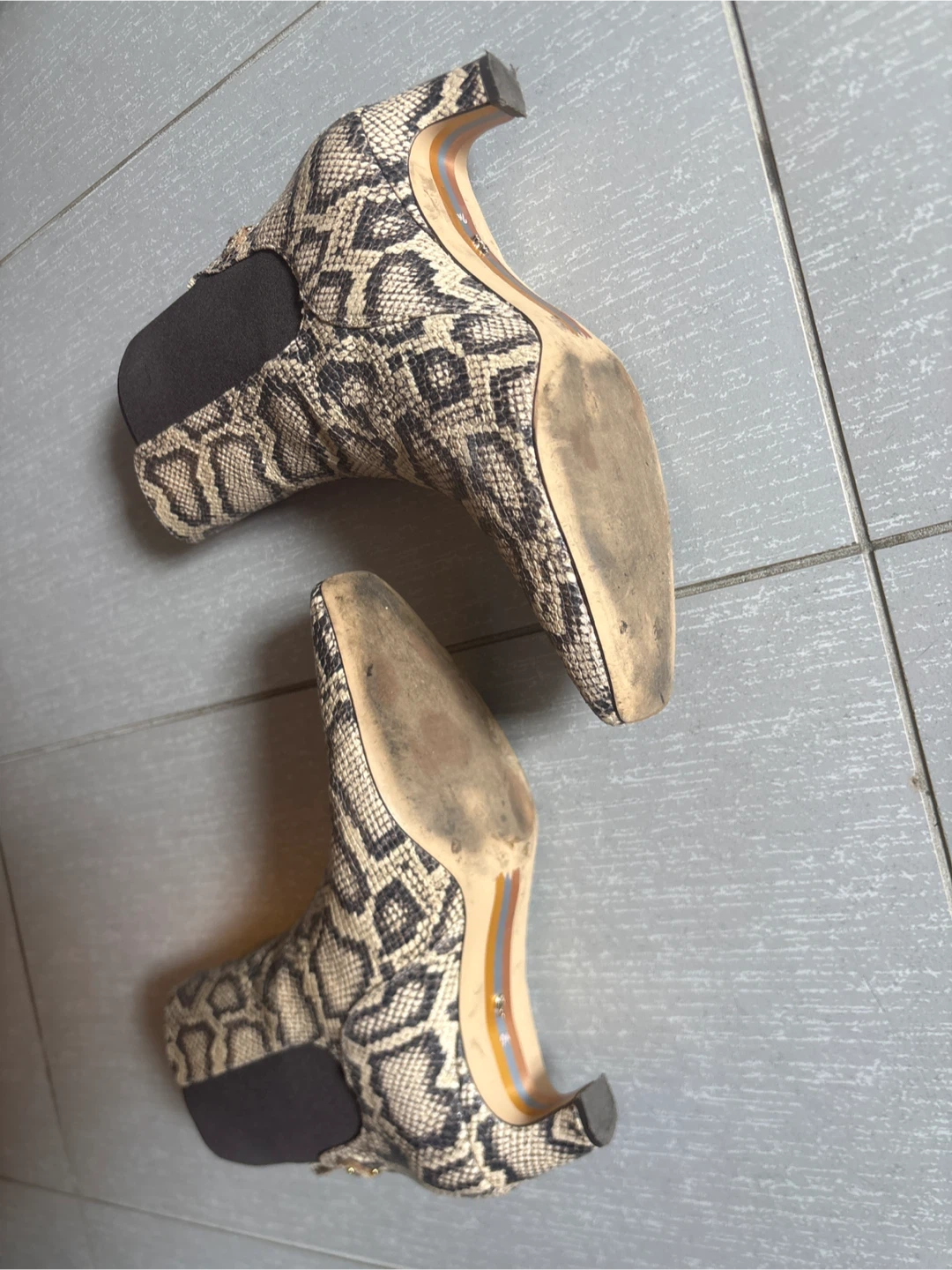 Women's Snakeskin Pattern Ankle Boots - photo 2