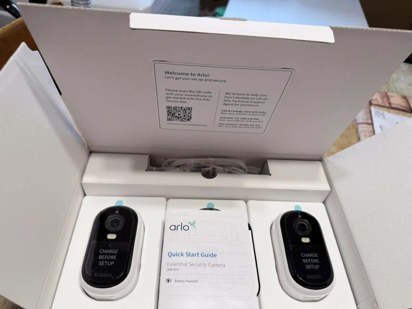 Arlo Essential 3rd Gen Outdoor Security Camera Bundle - photo 2