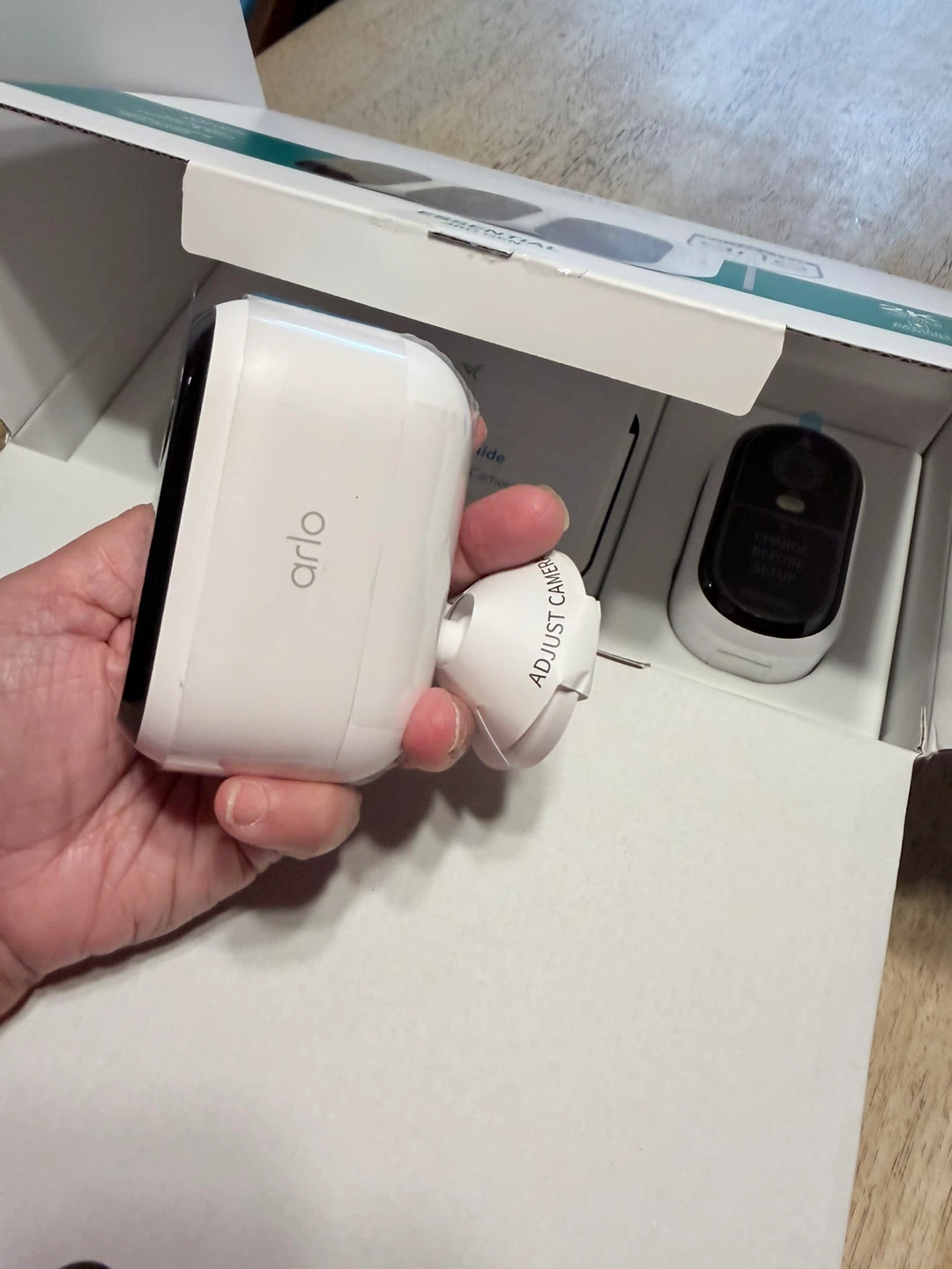 Arlo Essential 3rd Gen Outdoor Security Camera Bundle - photo 5