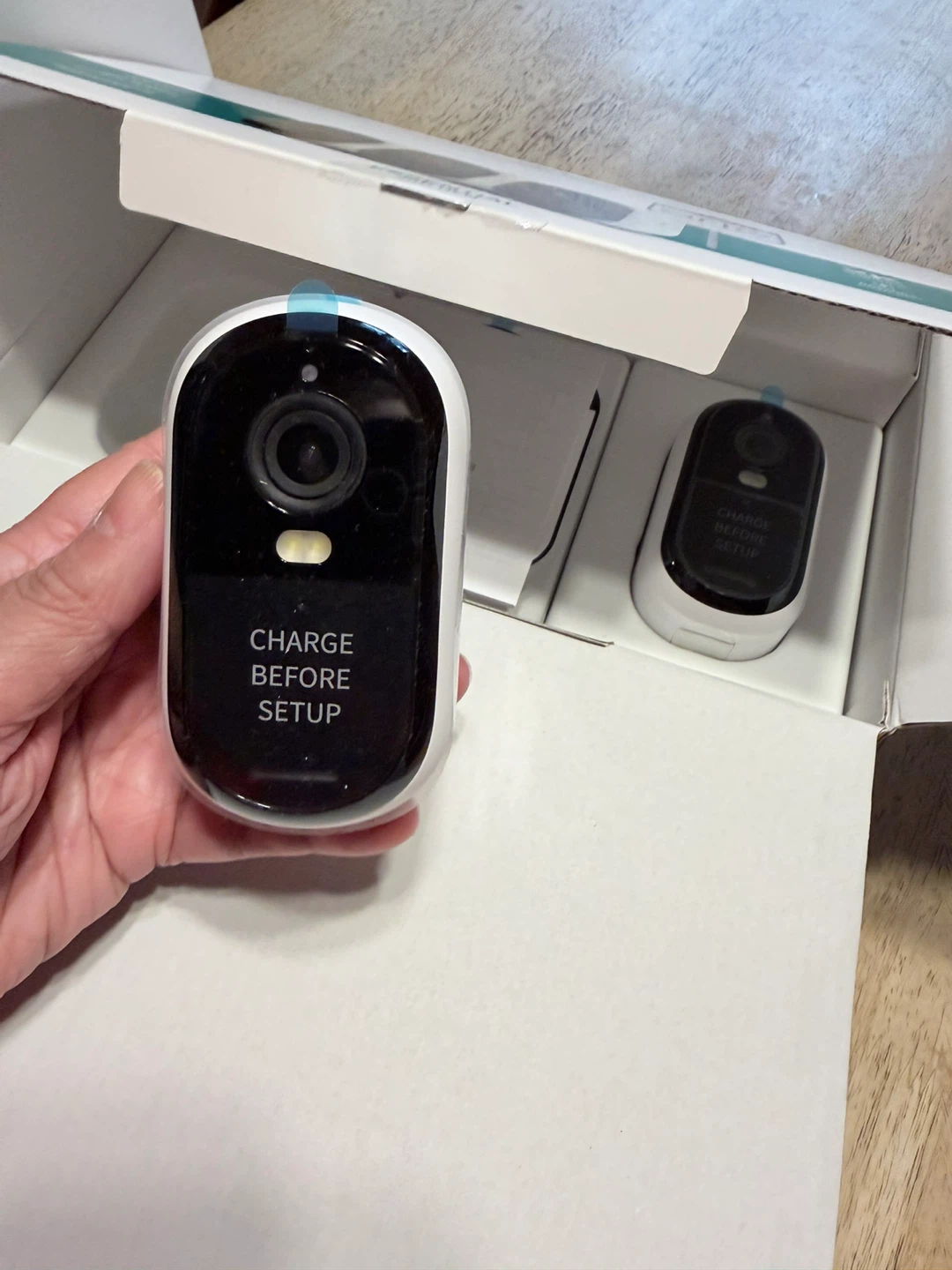Arlo Essential 3rd Gen Outdoor Security Camera Bundle - photo 4