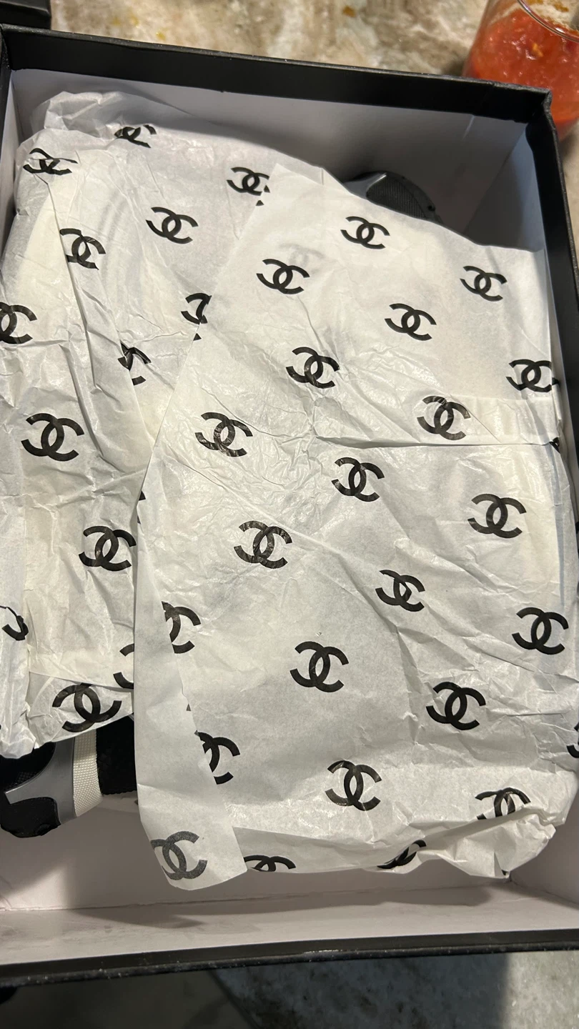 Chanel Baskets neuves argentées et blanches - photo 2