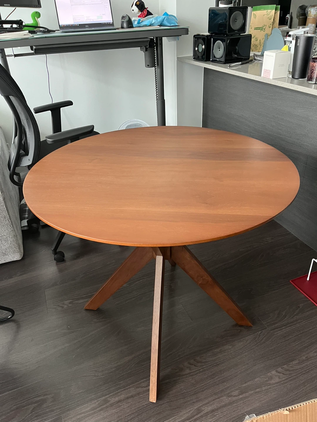 35” Round Wooden Dining Table - photo 2