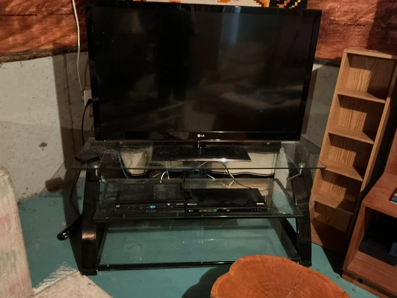 3D TV and 40 Blue Ray 3D movies (some never used