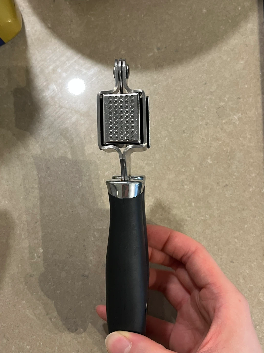 Garlic Press Kitchen Tool - photo 2