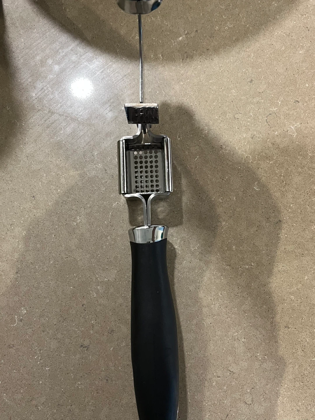 Garlic Press Kitchen Tool - photo 3