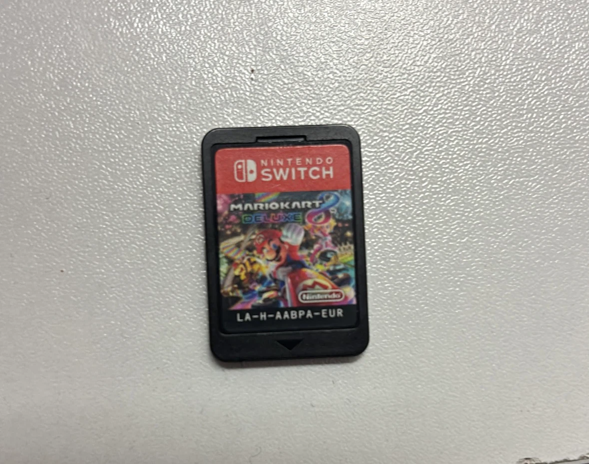 Mario Kart 8 Deluxe Nintendo Switch Game Cartridge