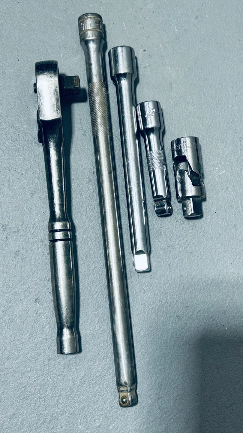 3/8” Drive Ratchet & Extension Bar Bundle – Stanley, Mastercraft