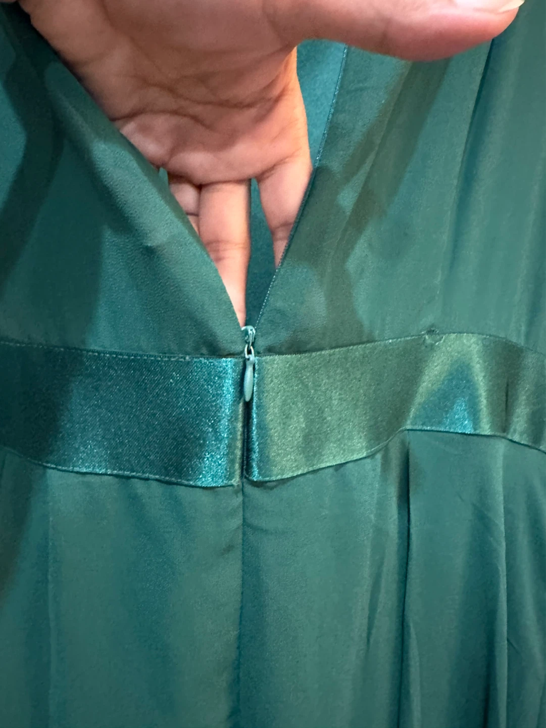 Elegant Green Maxi Dress with Lace Bodice - photo 5