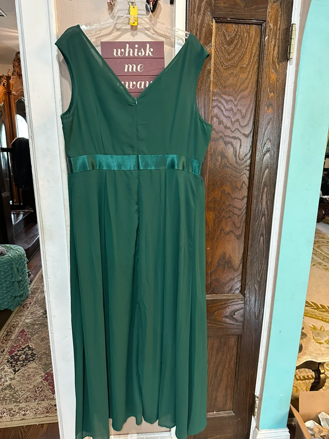 Elegant Green Maxi Dress with Lace Bodice - photo 4