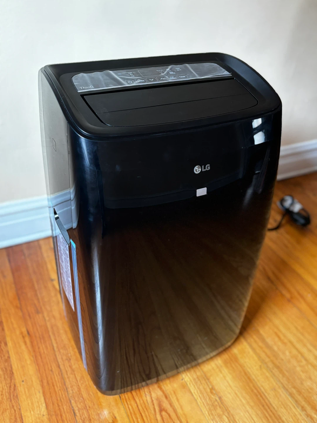 LG LP1021BSSM Portable Air Conditioner - photo 3