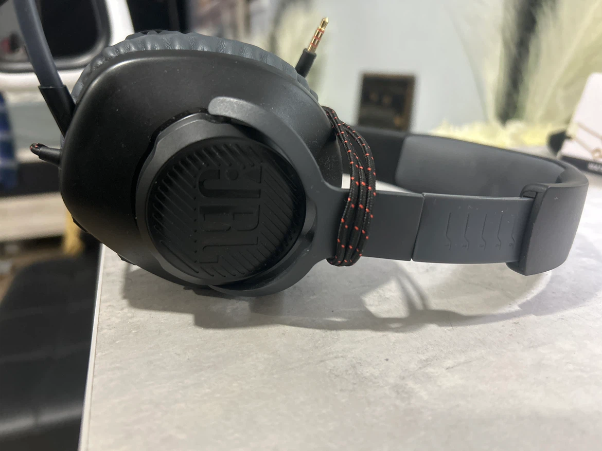 JBL gaming Headphones with Microphone