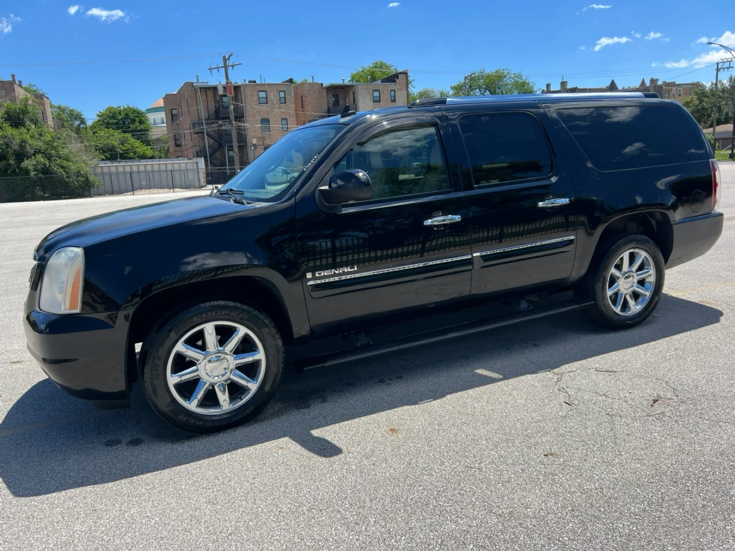 GMC Yukon XL Denali SUV - photo 3