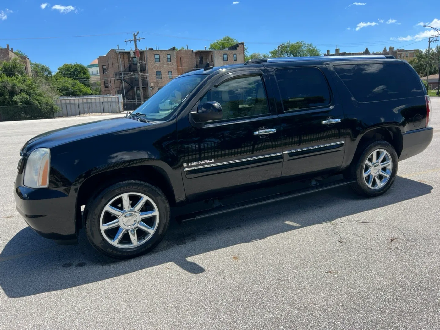 GMC Yukon XL Denali SUV - photo 3