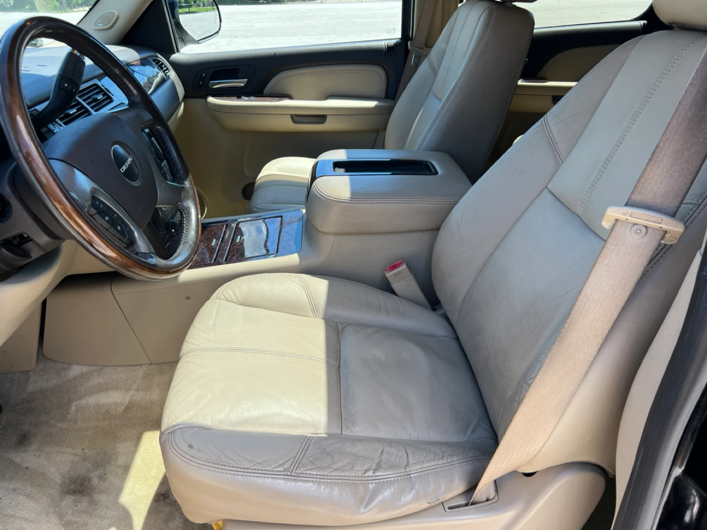 GMC Yukon XL Denali SUV - photo 5