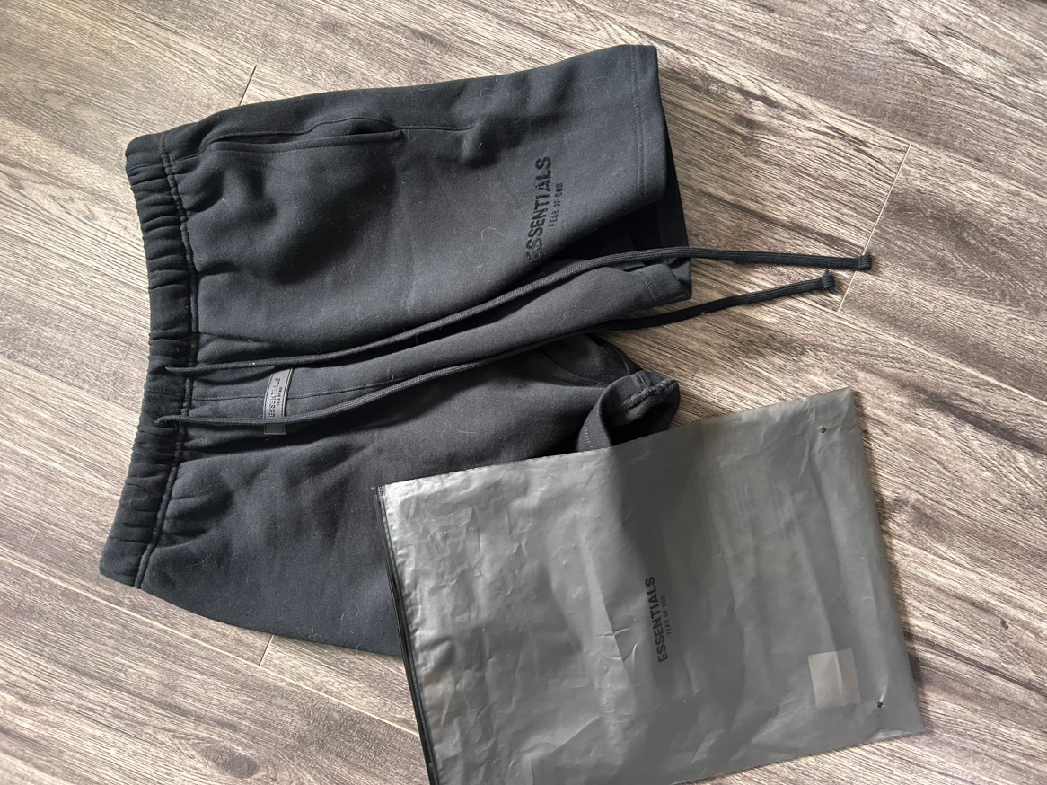 Fear of God Essentials Black Sweatshorts - photo 4
