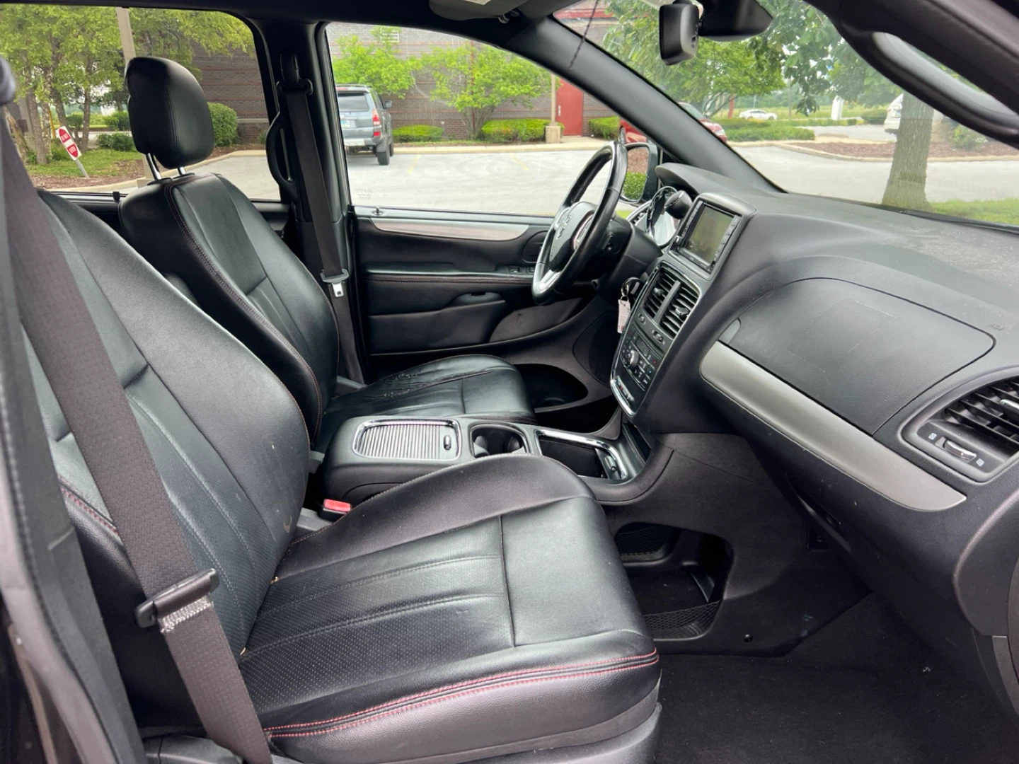 Black Dodge Grand Caravan SXT Minivan - photo 5