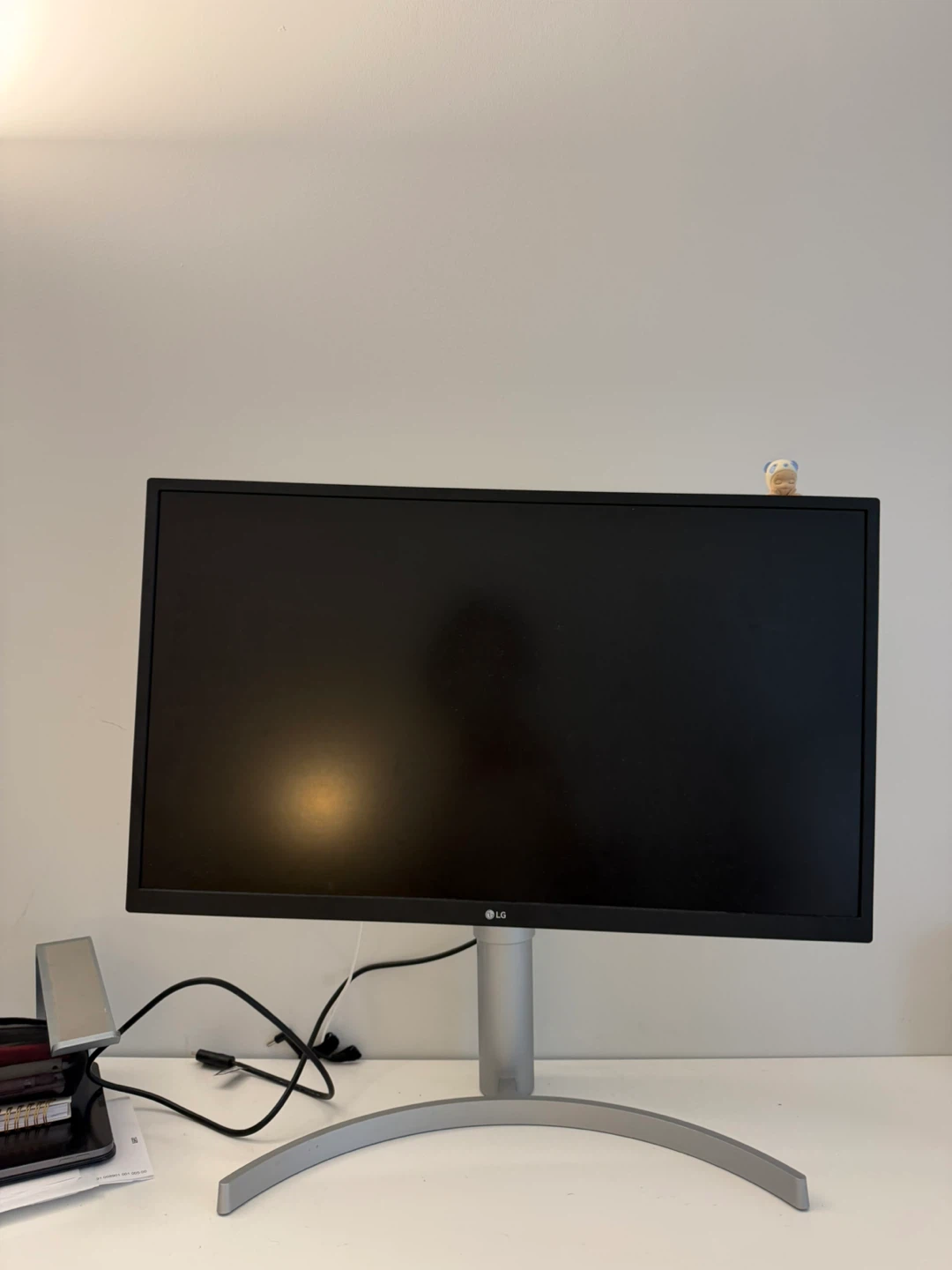 LG 27 Inch Monitor - photo 2