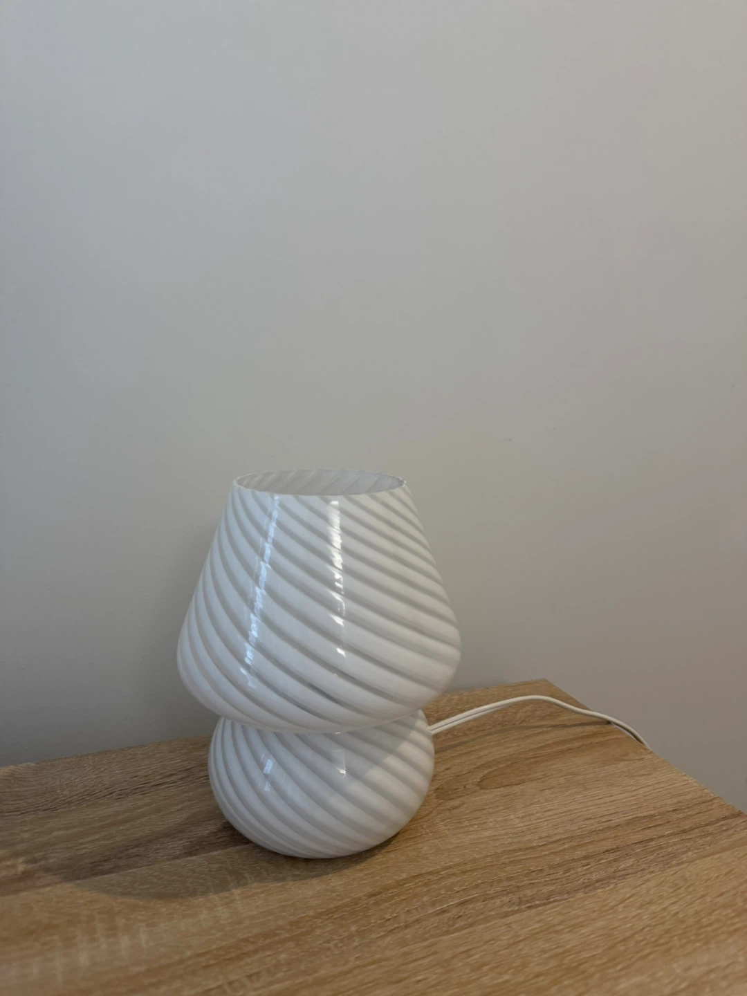 White Mushroom Lamp