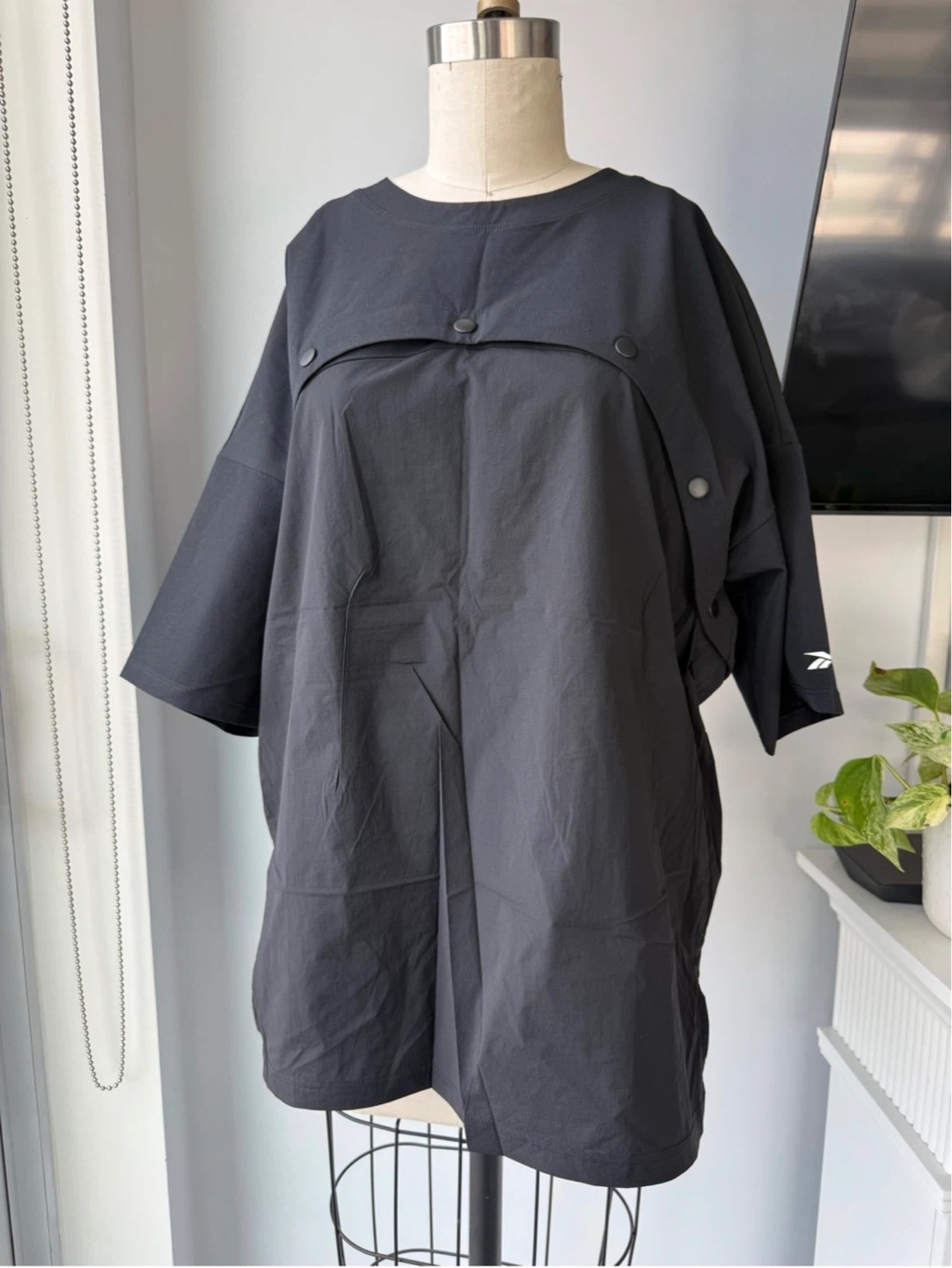 Reebok Black Oversized Top size Small