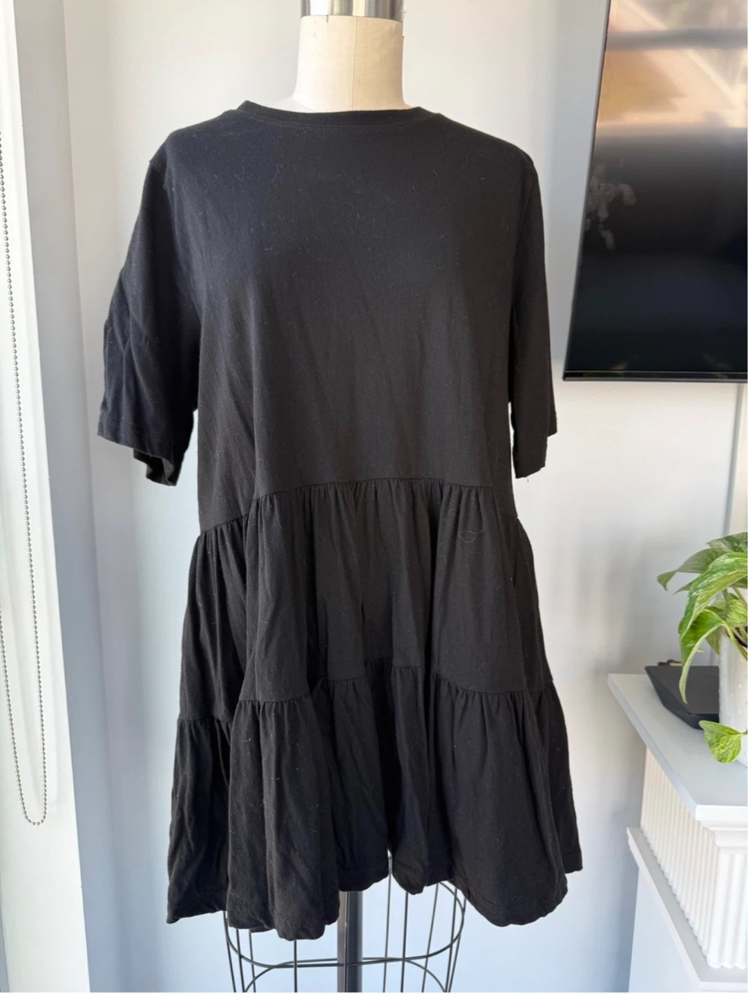 Oak + Fort Black Tiered T-Shirt size small