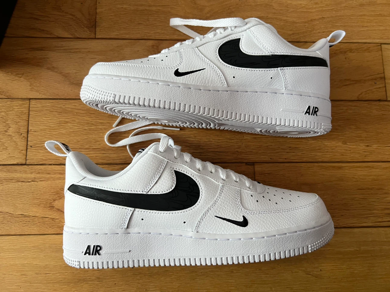 RARE White Nike Air Force 1 LV8 Reflective Woosh - photo 3