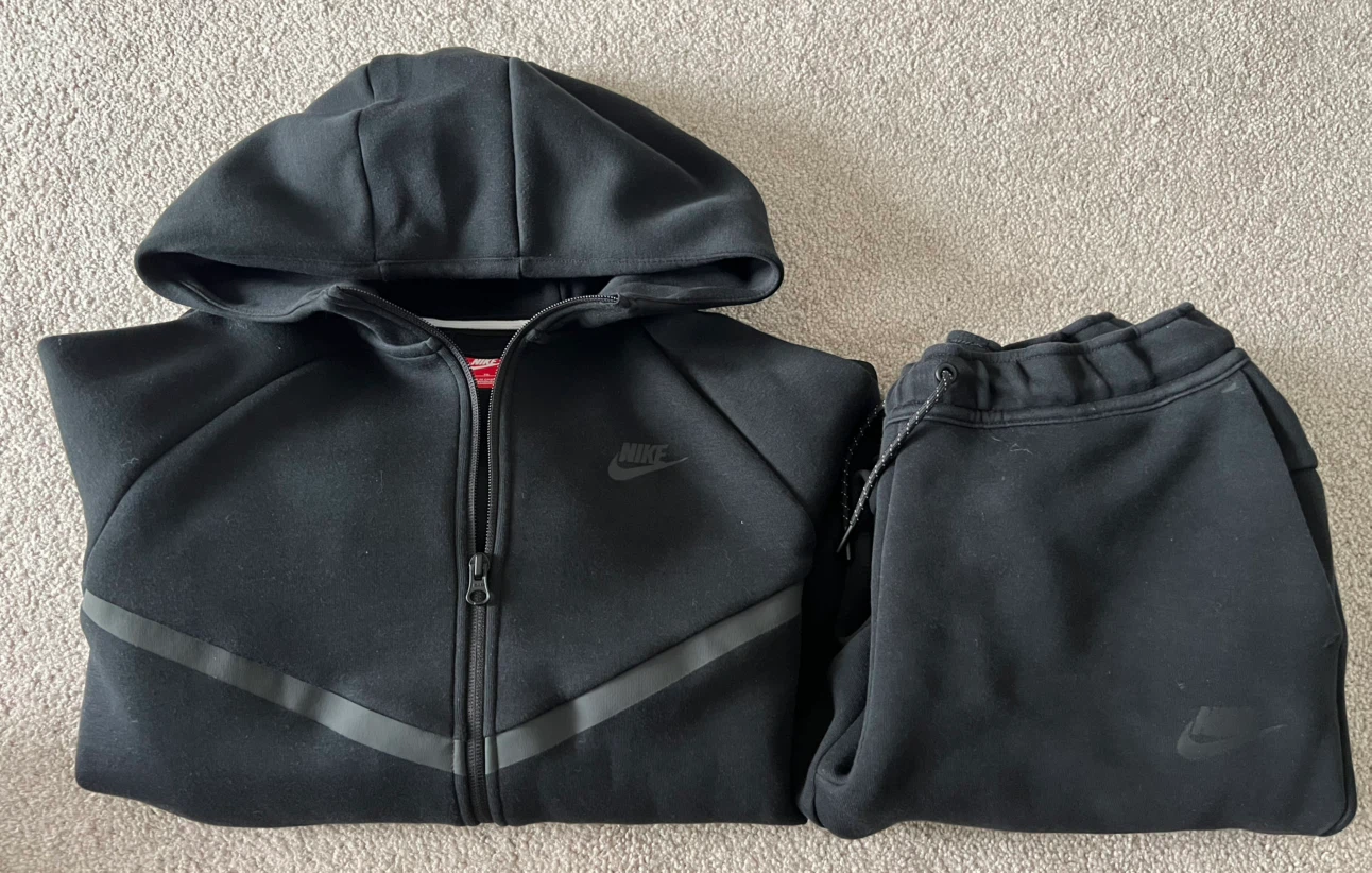 Nike Tech Kids XL Black Fleece set