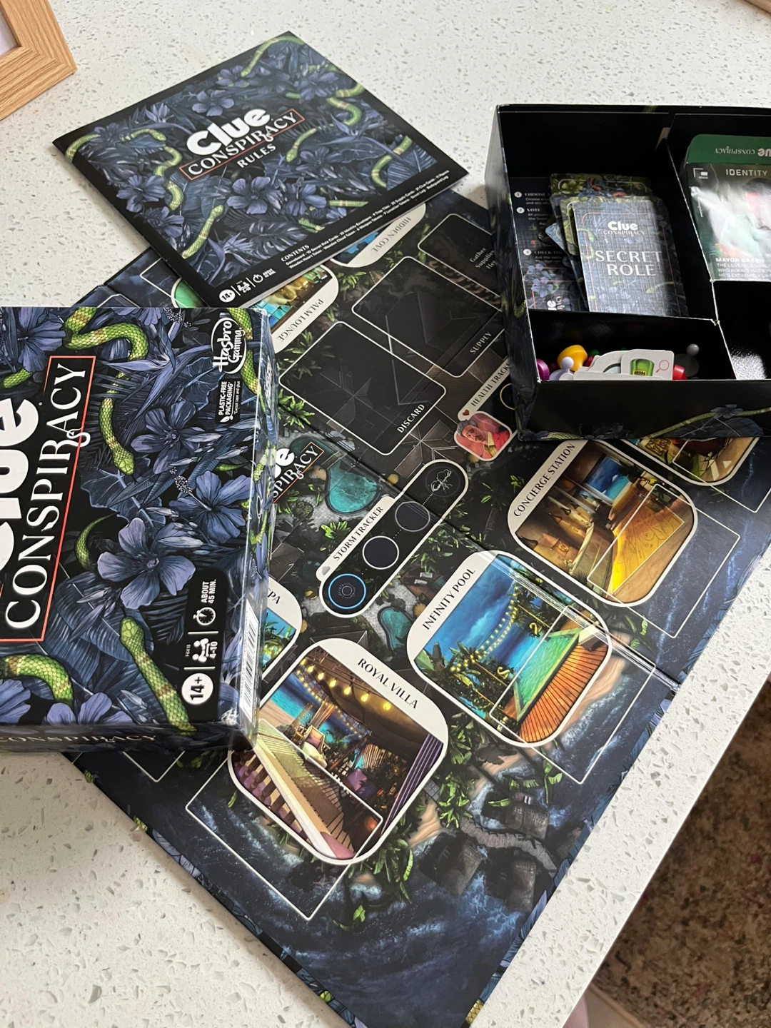 Clue Conspiracy Board Game - photo 4
