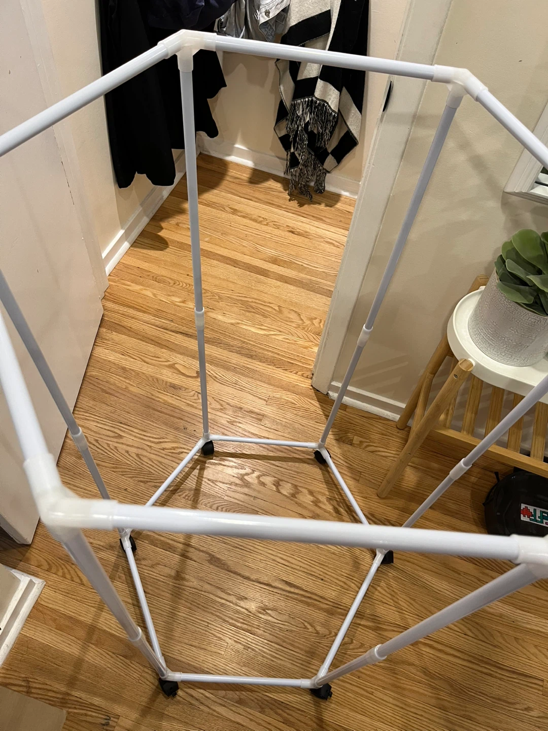 White Portable Garment Rack on Wheels - photo 3