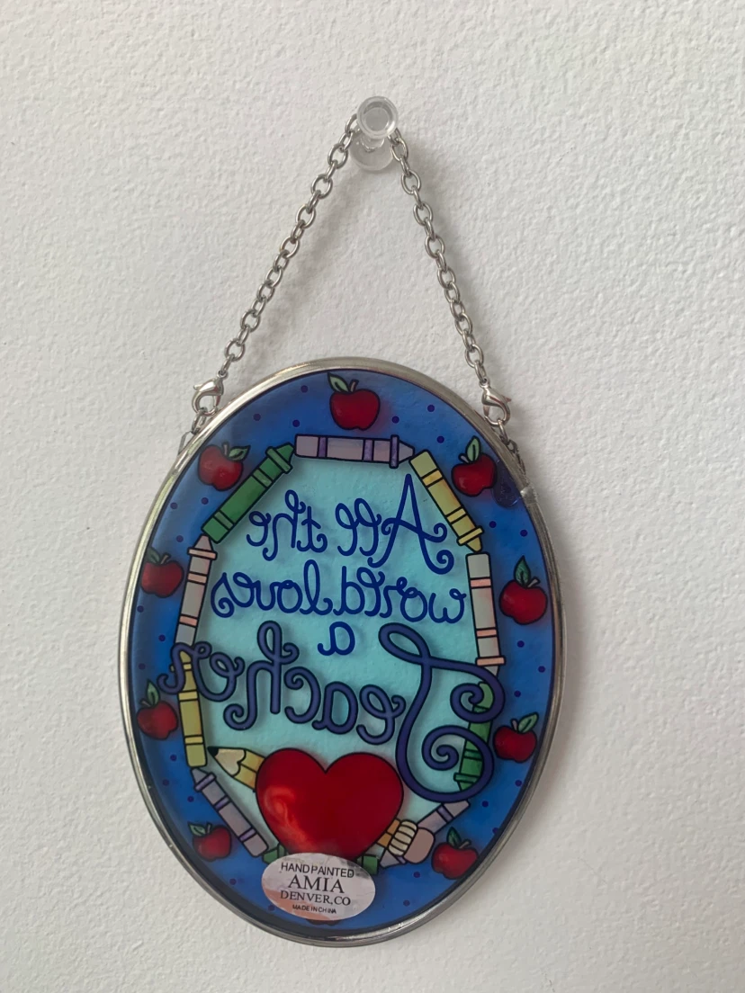Hand-Painted "All the world loves a Teacher" - photo 2