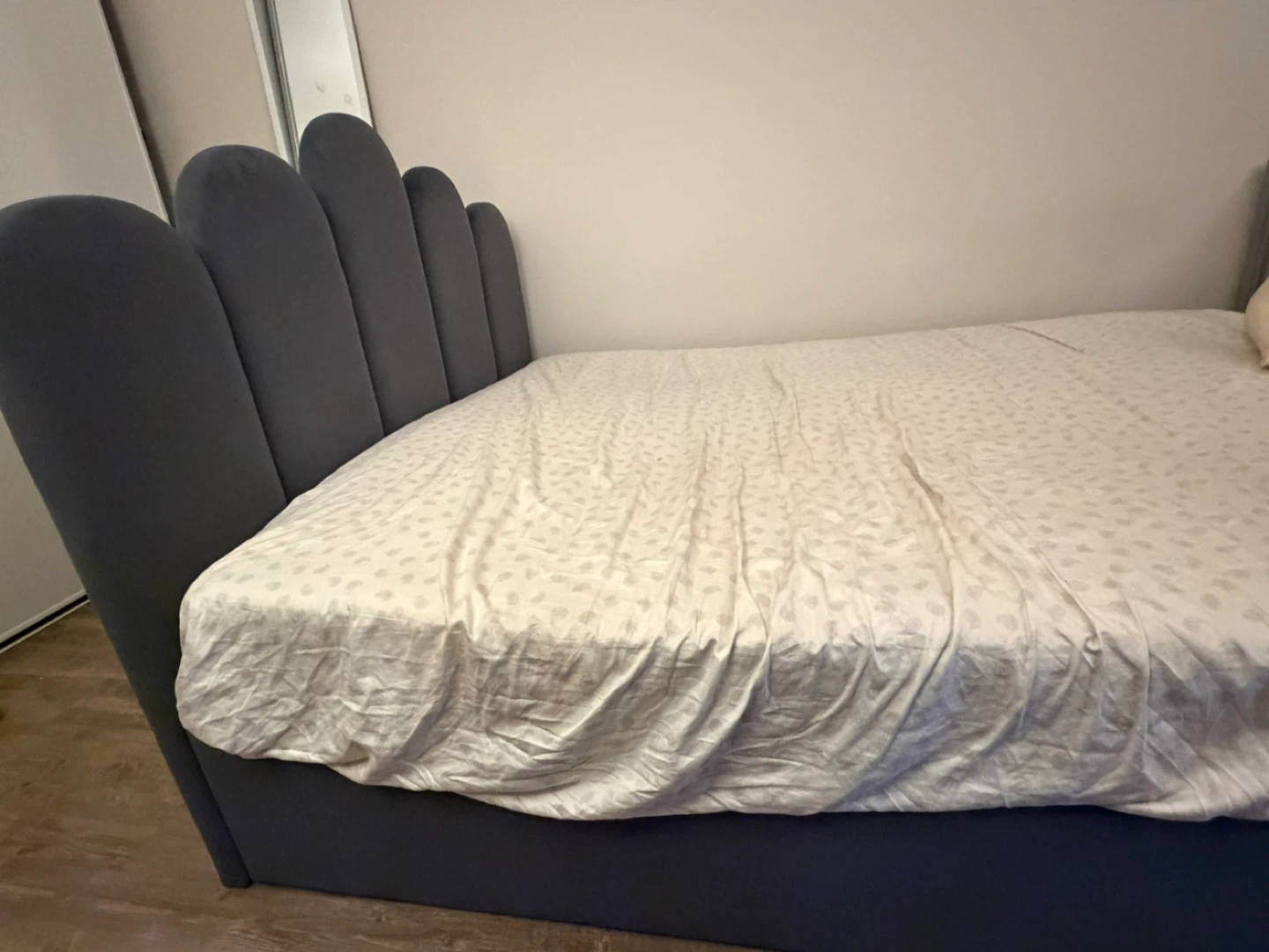 Lift up hydraulic Queen Bed with Storage - photo 5