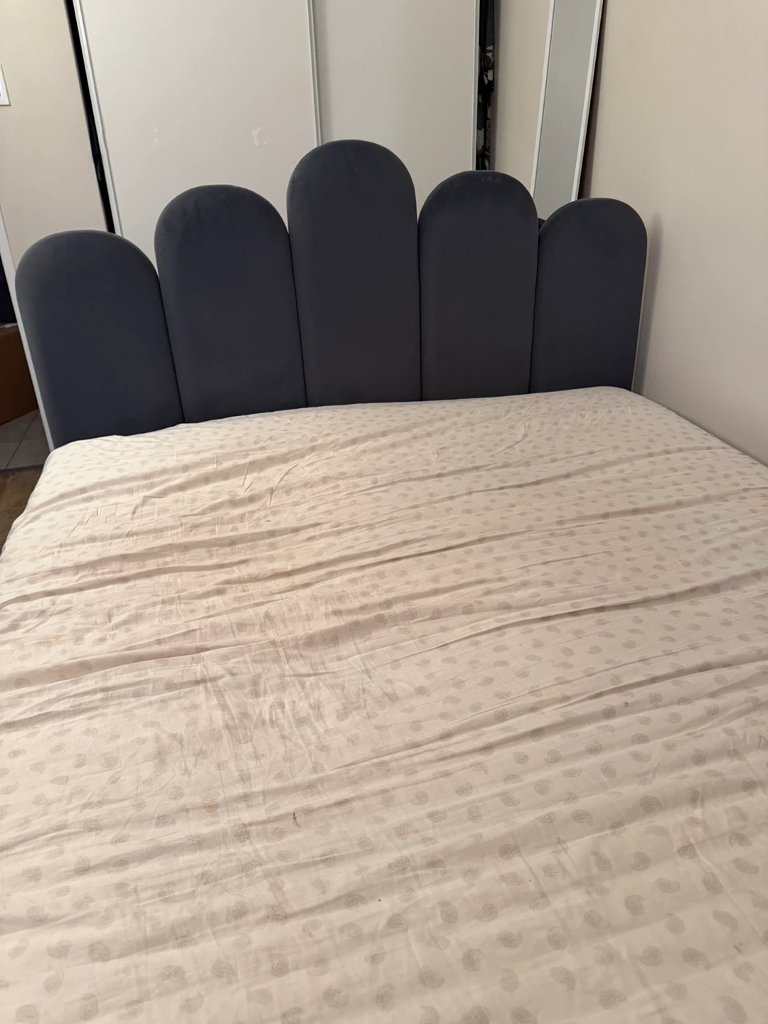 Lift up hydraulic Queen Bed with Storage - photo 3