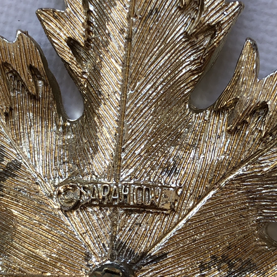 Sarah Coventry Gold Tone Leaf Brooch Pin - photo 4