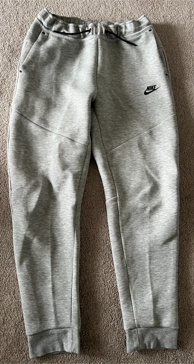 Nike Tech Grey Boys XL Fleece Joggers - photo 3