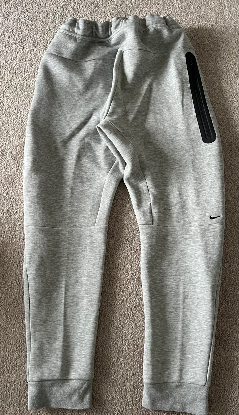 Nike Tech Grey Boys XL Fleece Joggers - photo 4