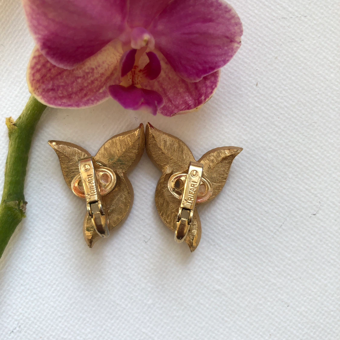 Crown Trifari Leaf Clip-On Earrings - photo 2