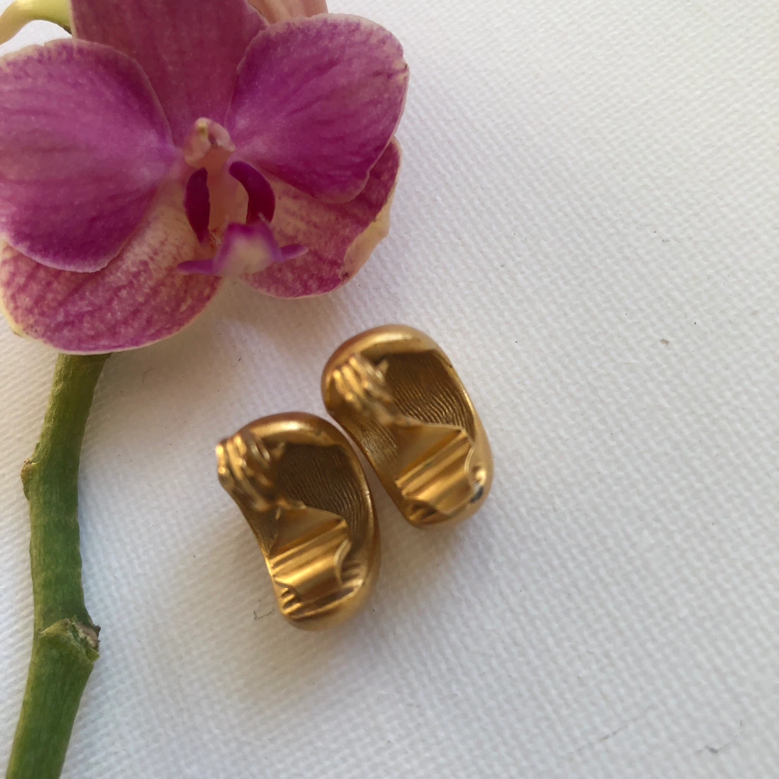 Monet Gold Tone Clip-On Hoop Earrings - photo 3