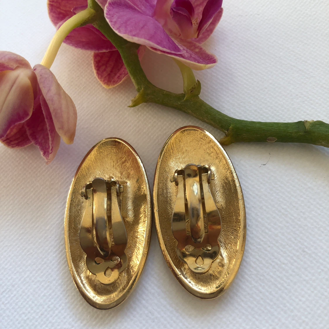 Trifari Oval Clip-On Earrings - photo 2